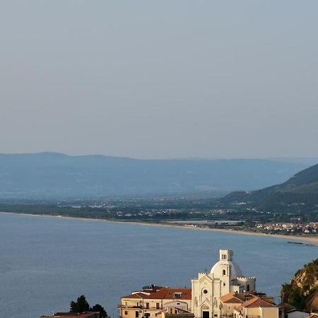 Residence Nina Pizzo  Buitenkant foto